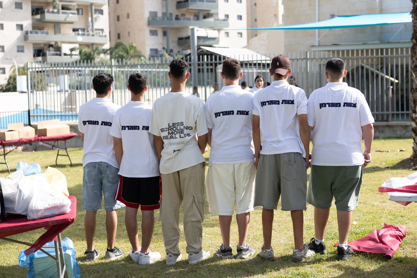 הצוות בפעולה